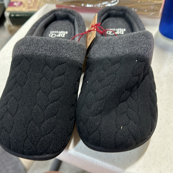 Slippers - Picture 5 of 6